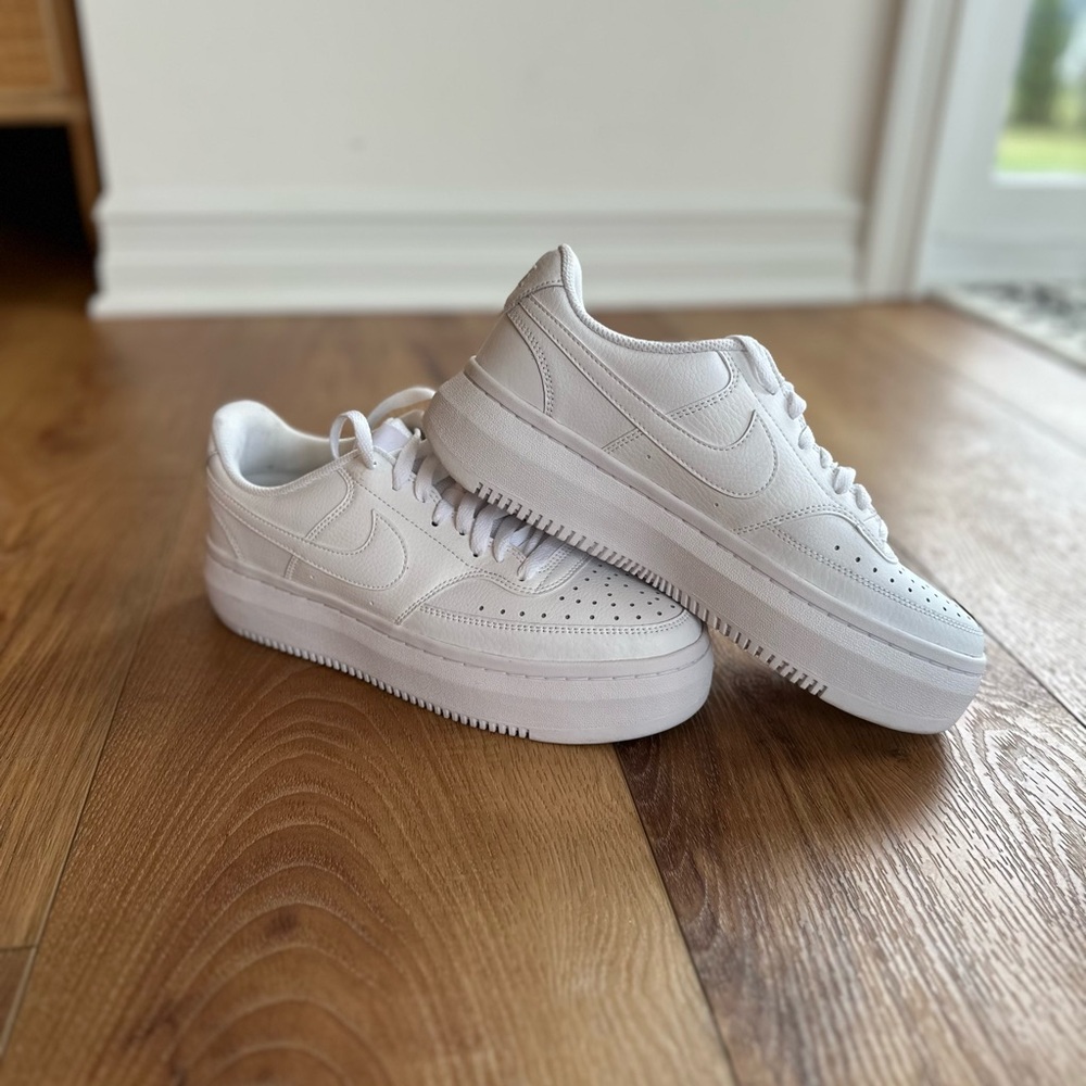 Never worn Nike platform AF1